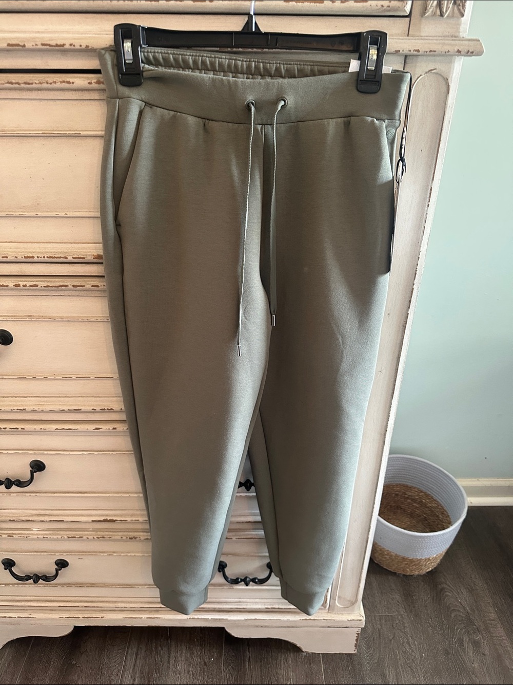 Valiant High Rise Scuba Jogger in Muted Green